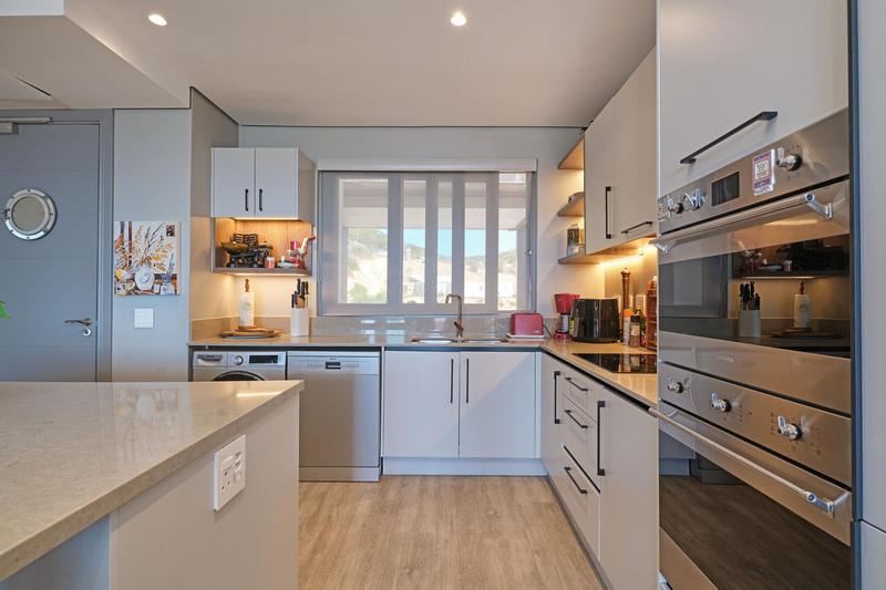 2 Bedroom Property for Sale in Simons Town Western Cape